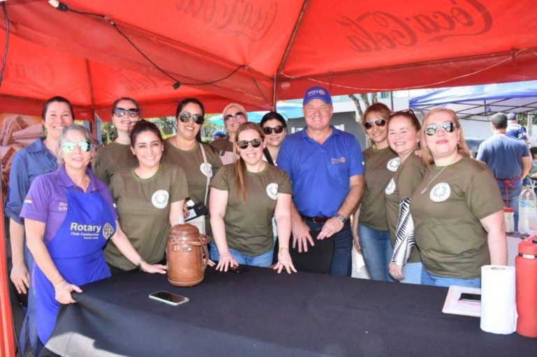 Segunda gran feria de comidas a beneficio del área mujer de la USF de Cambyreta