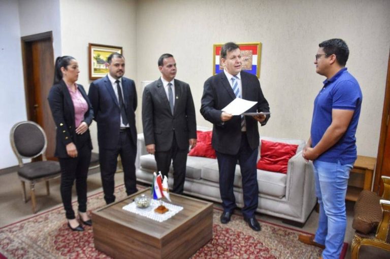 «Mecenas del Refugiado», reconocimiento de la CONARE al Gobernador de Itapúa