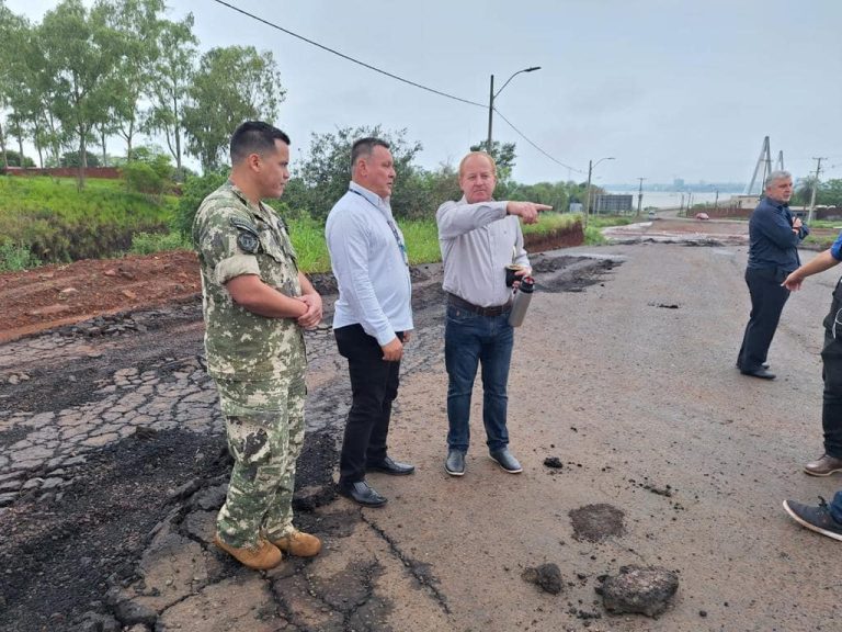Gobernador de Itapúa verificó el acceso al puente internacional San Roque González de Santa Cruz
