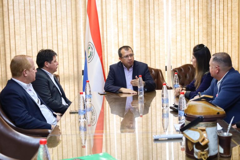 Gobernador de Itapúa realiza pedido ante la bicameral de presupuesto