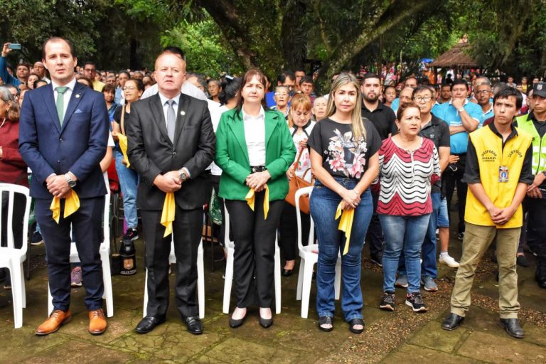 Gobernador Javier Pereira participa de misa central en Itacuá