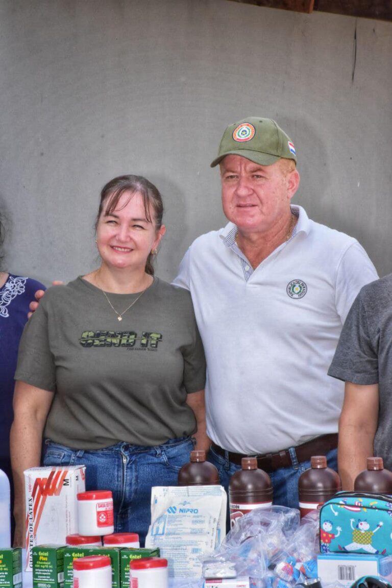 El Gobernador de Itapúa, Javier Pereira, y su esposa, Nancy Berndt de Pereira, visitaron el Comedor Nueva Esperanza el día de hoy sábado 16 de marzo