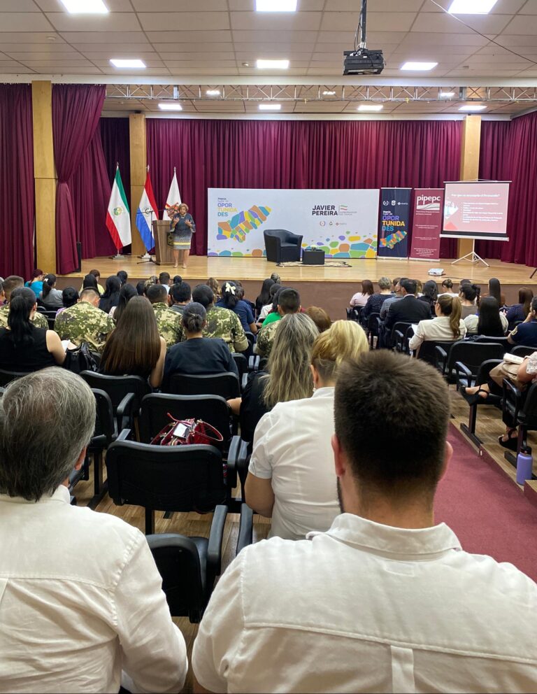 Charla magistral: protocolo oficial y etiqueta social