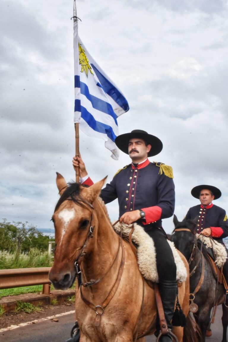 ¡Domingo de marcha a caballo – Montevideo Asunción!