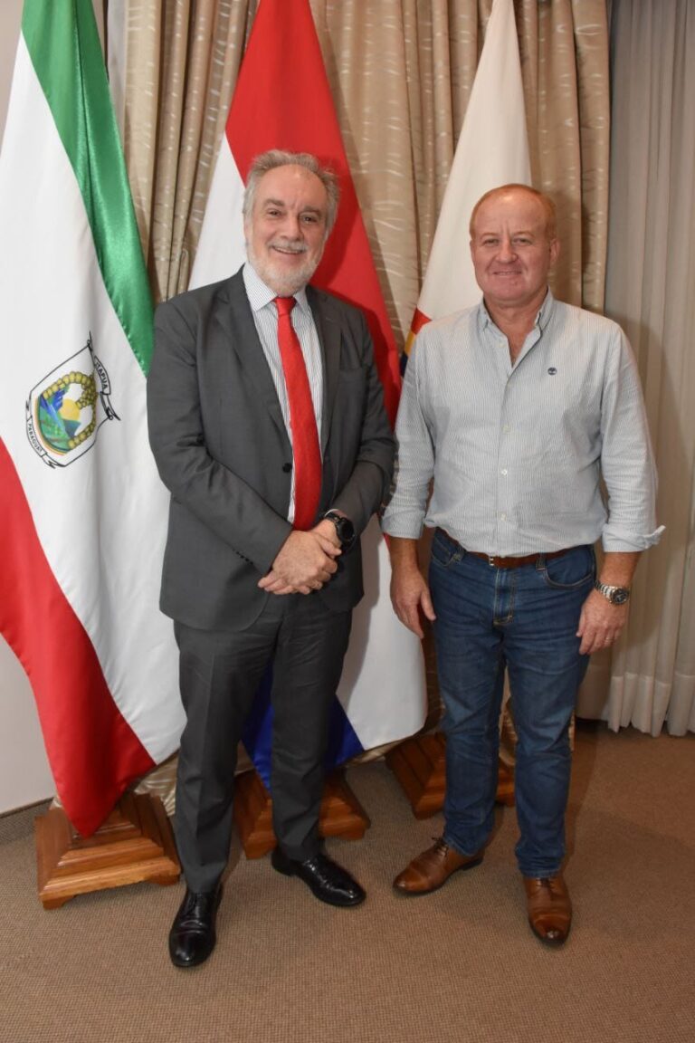 Gobernador de Itapúa recibe visita del embajador de la Unión Europea, don Javier García De Viedma