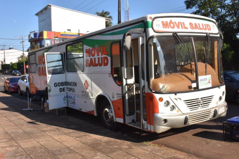 Gobierno departamental acompaña el día de gobierno en Carlos Antonio López
