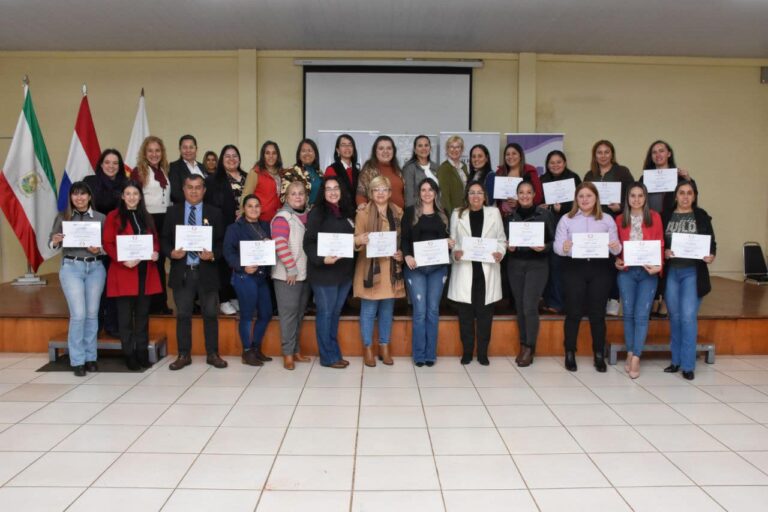 Con éxito culmina el taller de fortalecimiento de las capacidades de secretarías de la mujer y afines de Itapúa