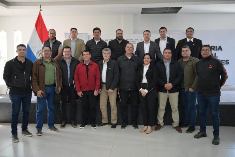 Secretario de deportes participa de reunión con ministro de deportes