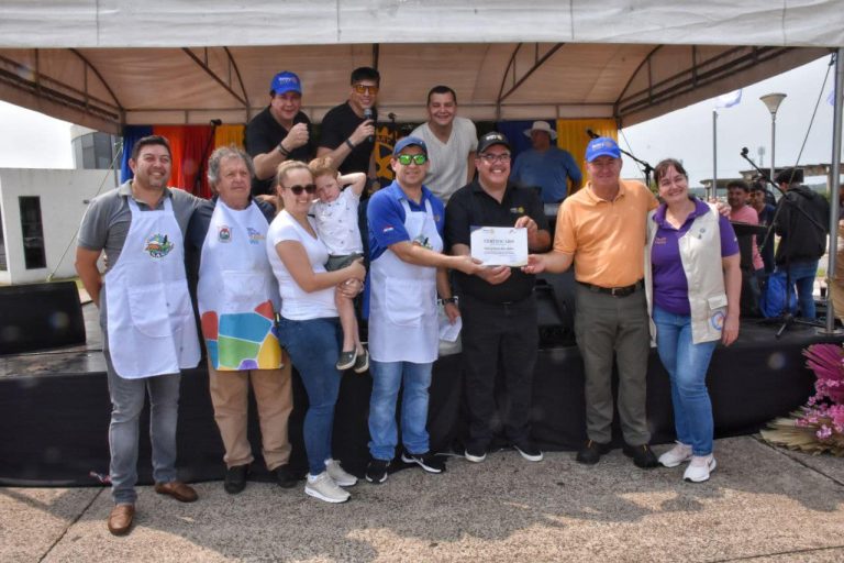 Gobernación de Itapúa participó en la 3ra comilona del Rotary club Cambyretá