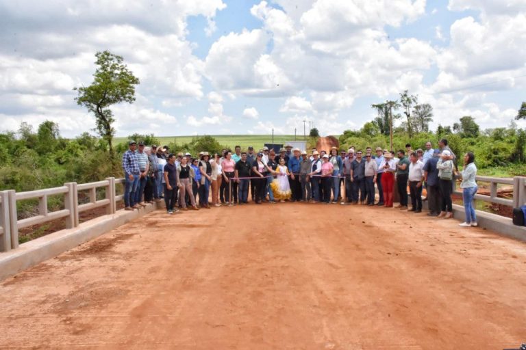 Gobierno de Itapúa inauguró el “puente naranjito” sobre arroyo tembeymi