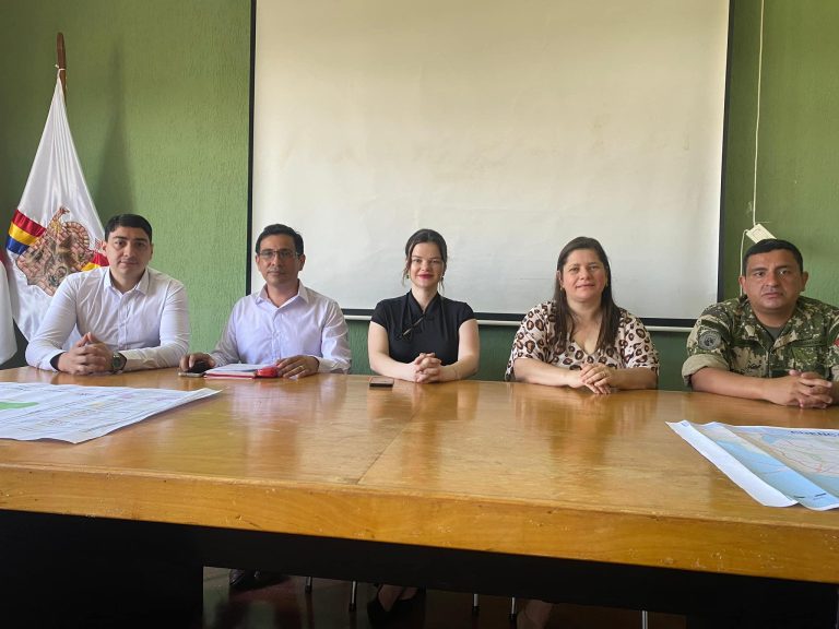 En la Gobernación de Itapúa se realizó una conferencia de prensa con CONAQUIMB para abordar la gestión de cuencas hídricas y la sostenibilidad del agua en nuestra región