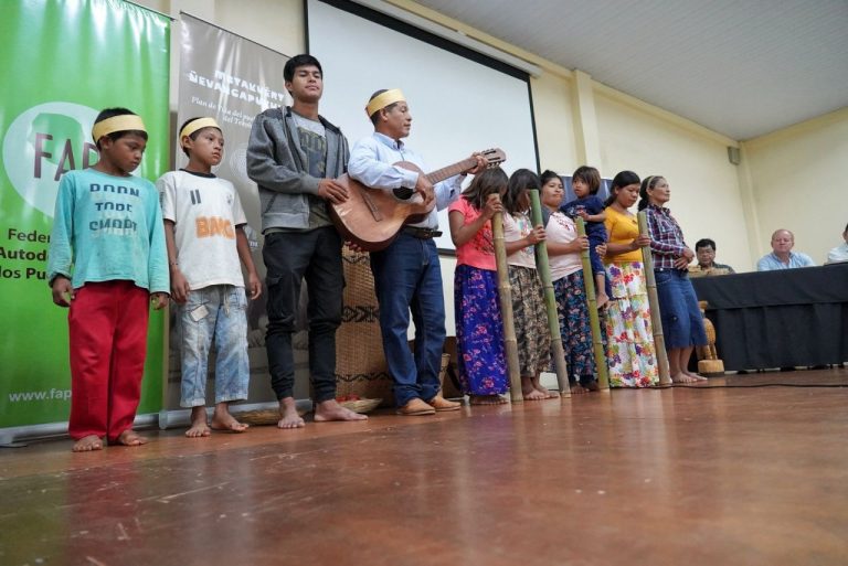 EJECUTIVO DEPARTAMENTAL RECIBE A LÍDERES INDÍGENAS Y AL PUEBLO MBYA GUARANÍ