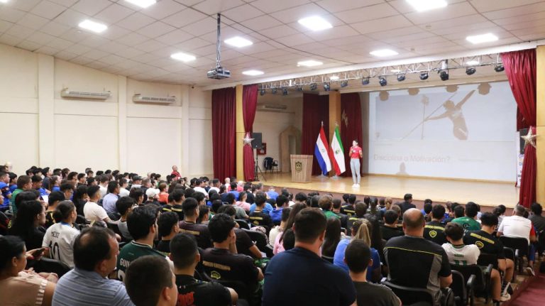 Exitosa primera jornada del Curso de Administración Deportiva.