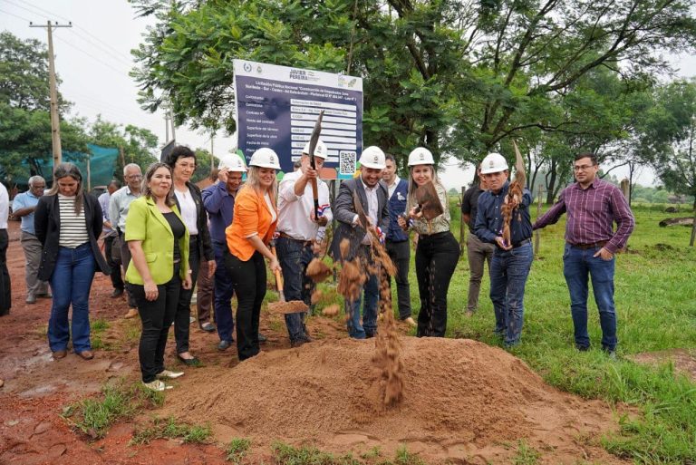GOBIERNO DE ITAPÚA INICIA EMPEDRADO EN NATALIO – TRIUNFO KM 9