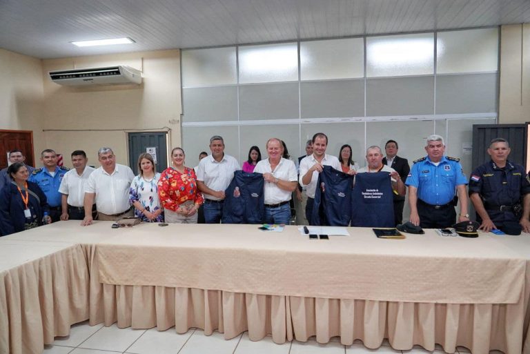 REUNIÓN CON VENDEDORES AMBULANTES DEL CIRCUITO COMERCIAL DE ENCARNACIÓN
