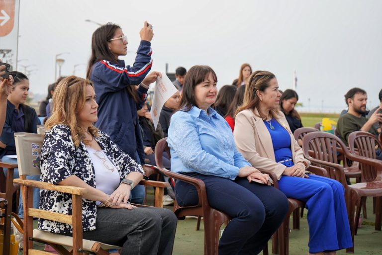 “LEER CON SENTIDOS” ILUMINA LA COSTANERA CON MAGIA, COLORES Y EMOCIONES