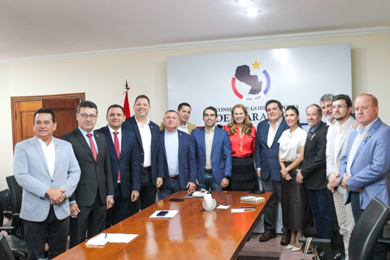 GOBERNADOR JAVIER PEREIRA PARTICIPA DE SESIÓN ORDINARIA DEL CONSEJO DE GOBERNADORES DEL PARAGUAY