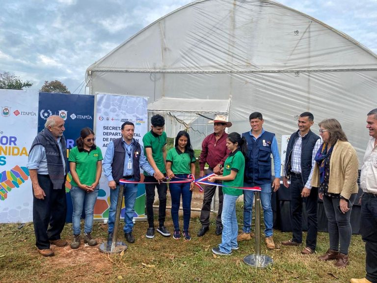 INAUGURACIÓN DE INVERNADERO Y LABORATORIO DE INCUBACIÓN EN EL CECTEC FORTALECE LA EDUCACIÓN AGRÍCOLA EN ITAPÚA