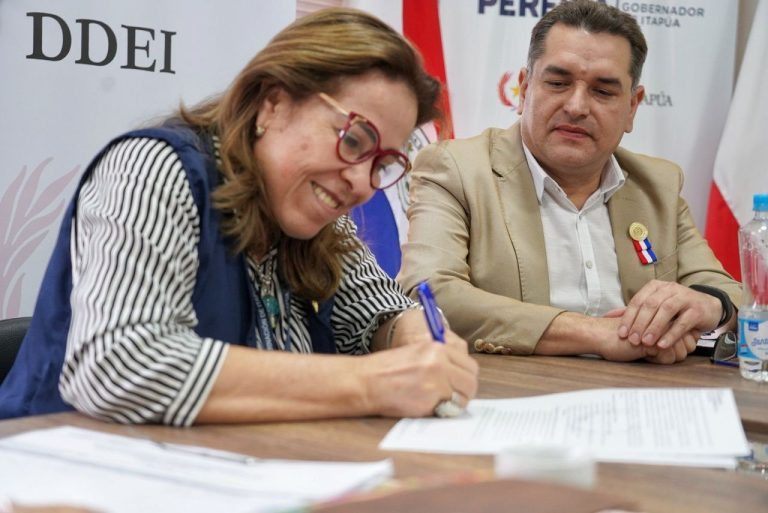 ARTICULAN ACCIONES PARA LA IMPLEMENTACIÓN DEL PROGRAMA DE ALFABETIZACIÓN BILINGÜE GUARANÍ – CASTELLANO EN ITAPÚA