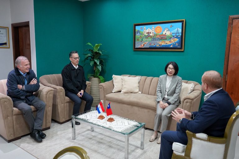 VISITA OFICIAL DE LA CÓNSUL GENERAL DE CHINA (TAIWÁN) AL GOBIERNO DE ITAPÚA