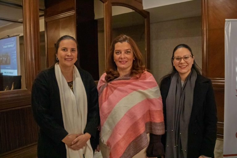 SECRETARÍA DE LA MUJER DE ITAPÚA PARTICIPA EN ENCUENTRO NACIONAL CON LA MINISTRA DE LA MUJER EN ASUNCIÓN