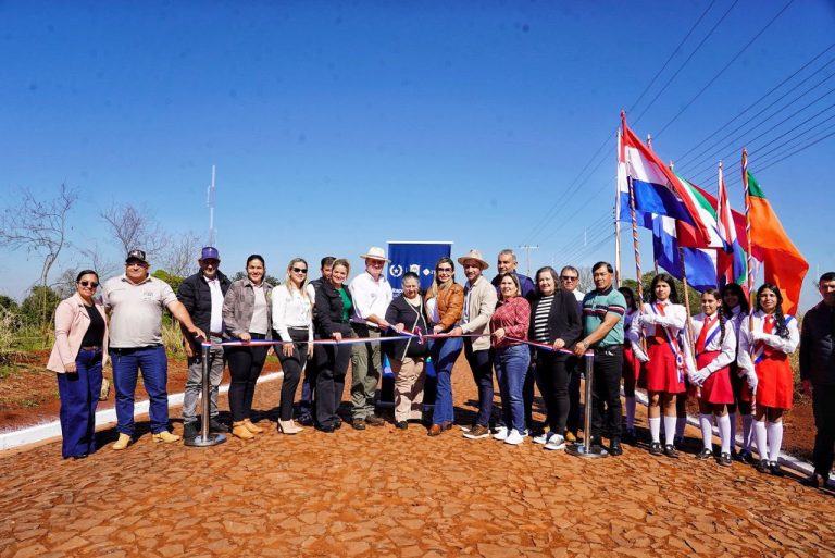 GOBIERNO DE ITAPÚA PRESENTE CON OBRAS QUE FORTALECEN EL BIENESTAR DE MAYOR OTAÑO