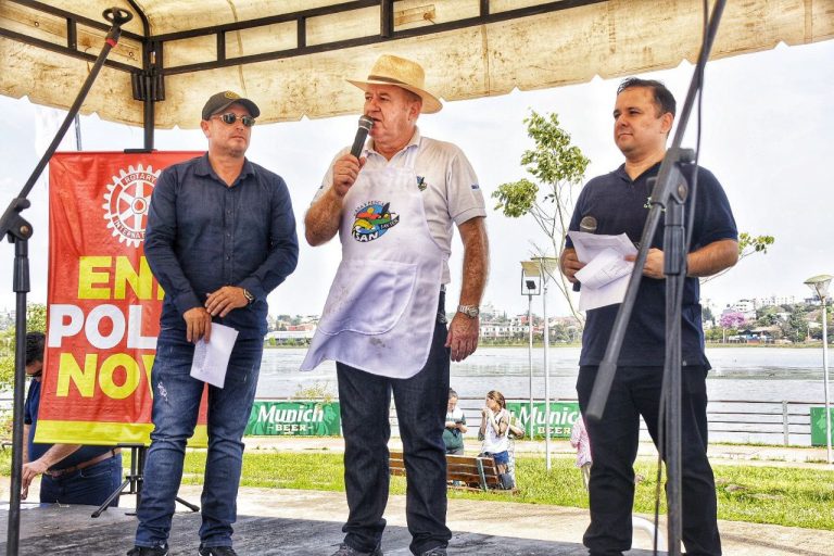 Domingo de solidaridad : Presentes en la 4ª Feria de Comidas del Rotary Cambyretá
