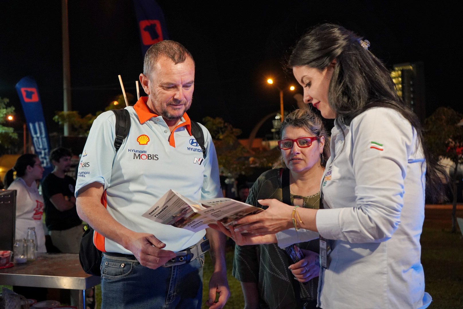 Turistas stand Gobernación_5
