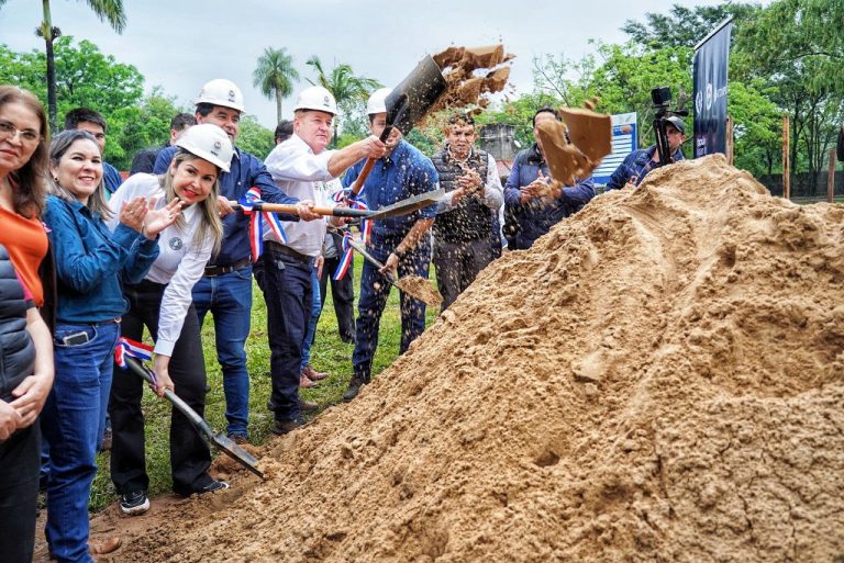 INICIO DE LA SEGUNDA ETAPA DEL POLIDEPORTIVO MUNICIPAL DE CORONEL BOGADO