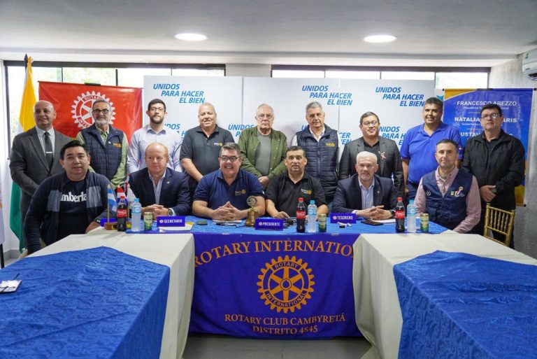 GOBERNADOR DE ITAPÚA PARTICIPÓ EN CONFERENCIA DEL ROTARY CLUB CAMBYRETÁ