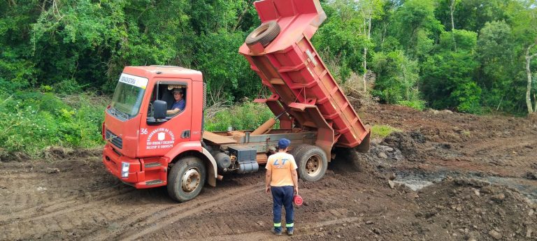 TRABAJO VIAL QUE NO PARA LA MARCHA EN ITAPÚA