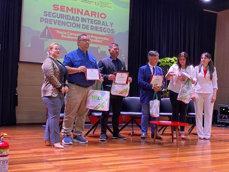 SECRETARIO DEPARTAMENTAL DE GESTION Y REDUCCION  DE RIESGOS  PARTICIPO DEL SEMINARIO SEGURIDAD INTEGRAL Y PREVENCION DE RIESGOS