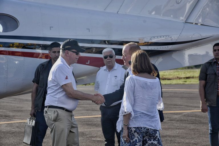 ITAPÚA RECIBE AL PRÍNCIPE ALBERTO II DE MÓNACO