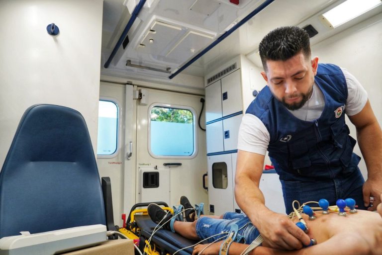 A LA ESCUELA CON SALUD