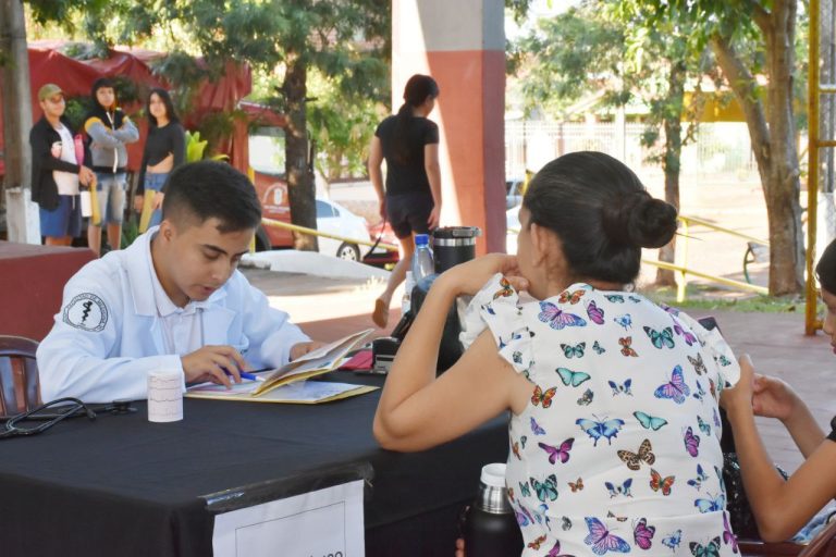 “A LA ESCUELA CON SALUD” ESTUDIOS MÉDICOS DE APTITUD FÍSICA PARA ESTUDIANTES DEL B° SAN ISIDRO – ENCARNACIÓN.
