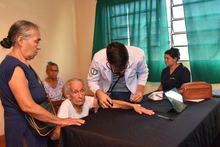 MÓVIL SALUD LLEGÓ A BELLA VISTA