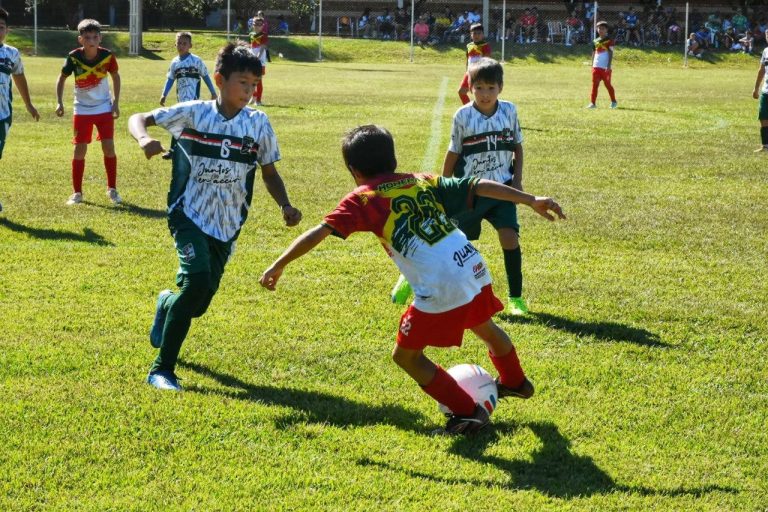 INTERDISTRITAL EN MARCHA: GRAN FIESTA DEL FÚTBOL EN ITAPÚA