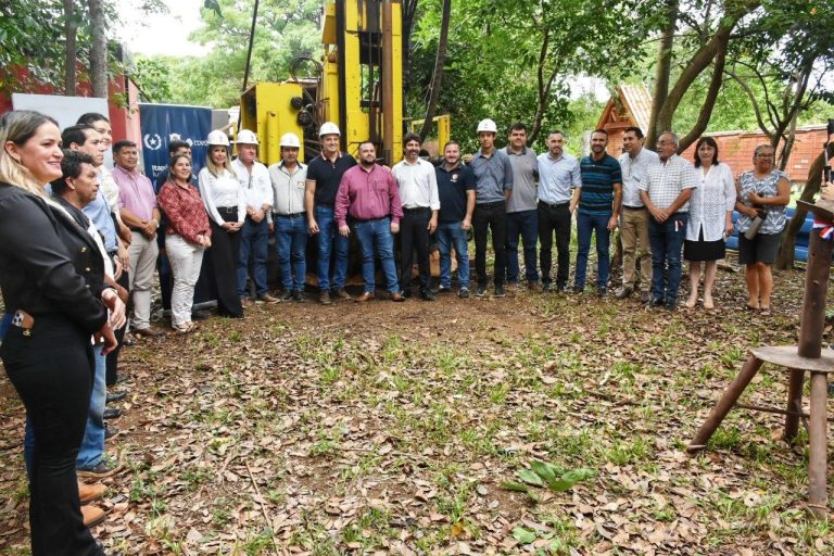 INICIA OBRA PARA GARANTIZAR AGUA POTABLE EN CORONEL BOGADO