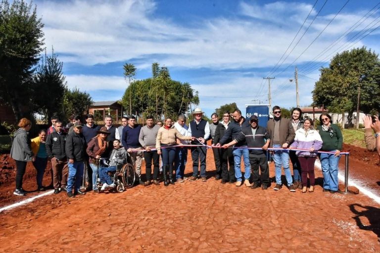INAUGURACIÓN DE AMPLIACIÓN DE EMPEDRADO EN TRIUNFO KM 9 – NATALIO