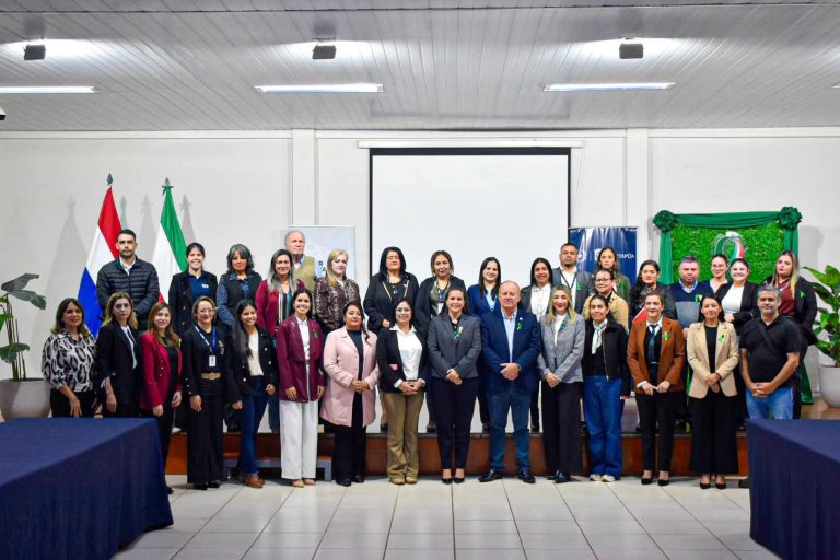 GOBERNADOR PRESIDIÓ ASAMBLEA DEL CONSEJO DEPARTAMENTAL DE NIÑEZ Y ADOLESCENCIA DE ITAPÚA